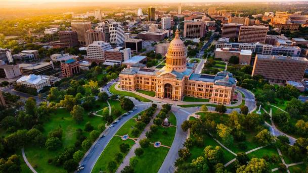 austin-capitol-building-aerial-skyline-81190405